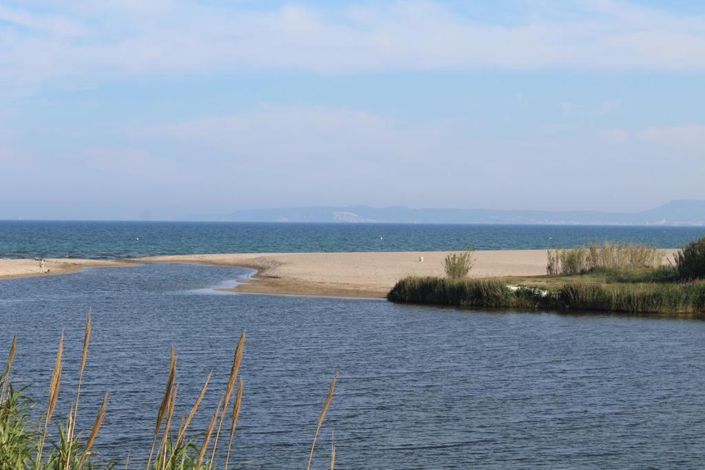 Blue Holidays Relax & Views Sylvia12 เอมปูเรียบราบา ภายนอก รูปภาพ